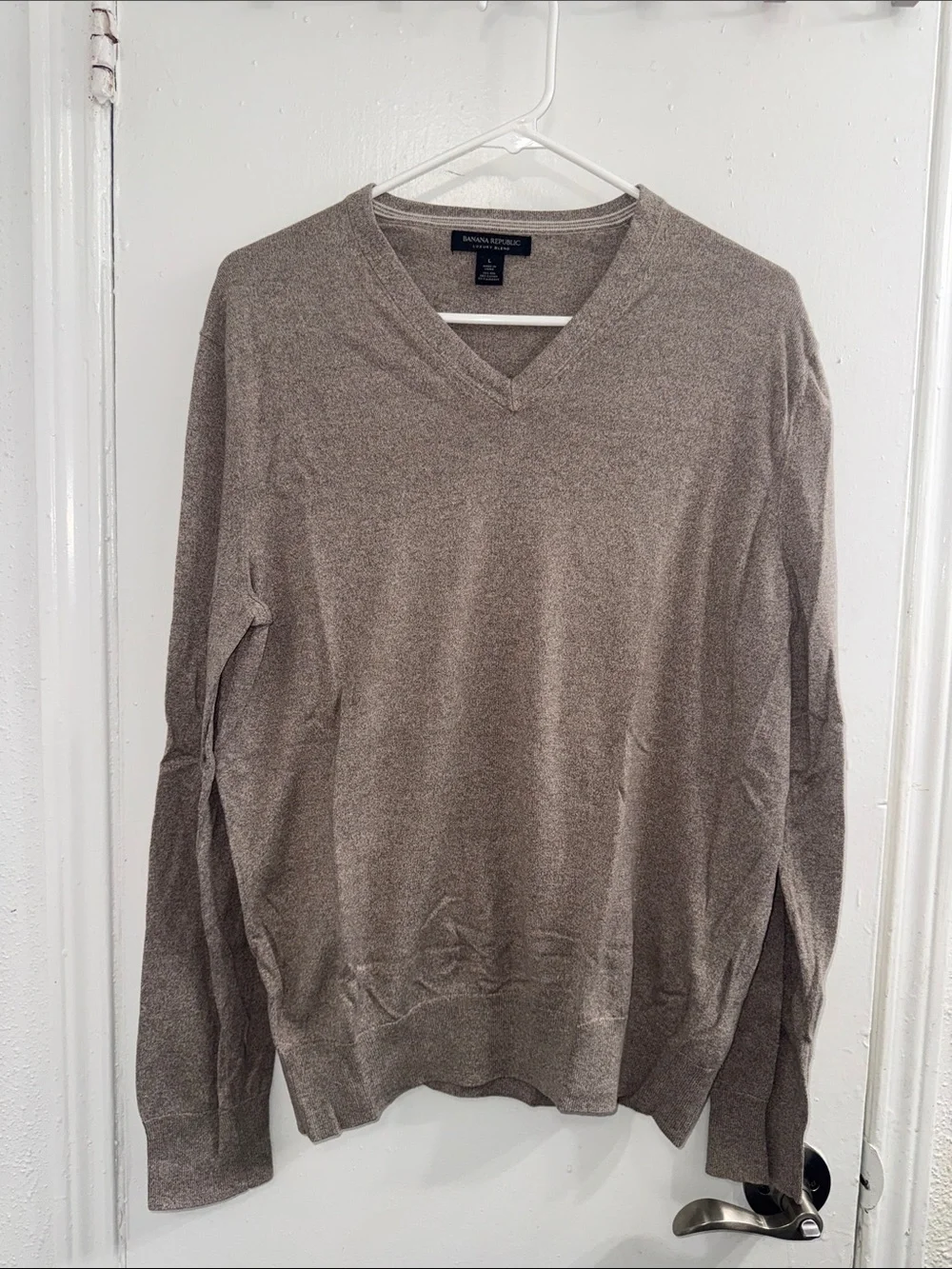 Banana Republic luxury blend v-neck pullover sweater size L